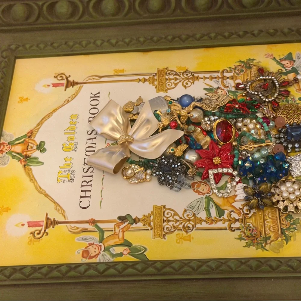 Vintage Christmas Wall Decor - Picture 5 of 10